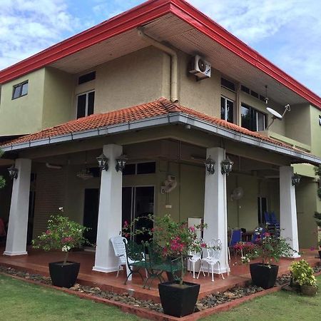 Casapelindung Guesthouse 콴탄 외부 사진